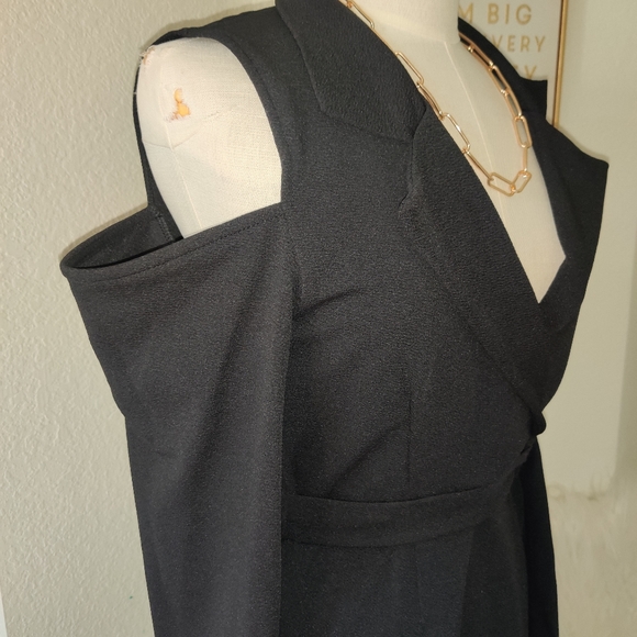 🖤✨ Pretty little things Black Wrap Dress ✨🖤 - Picture 2 of 11